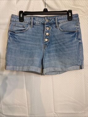 Old Navy light wash button up jean shorts size 8